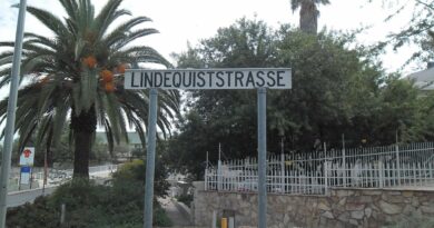 "Lindequiststrasse in Namibia"