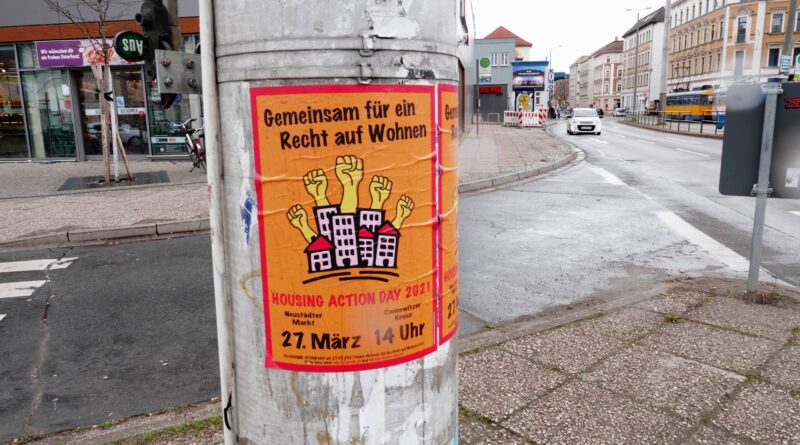 Foto eines Ampfelmast mit Plakat: "Gemeinsam für ein Recht auf Wohnen"